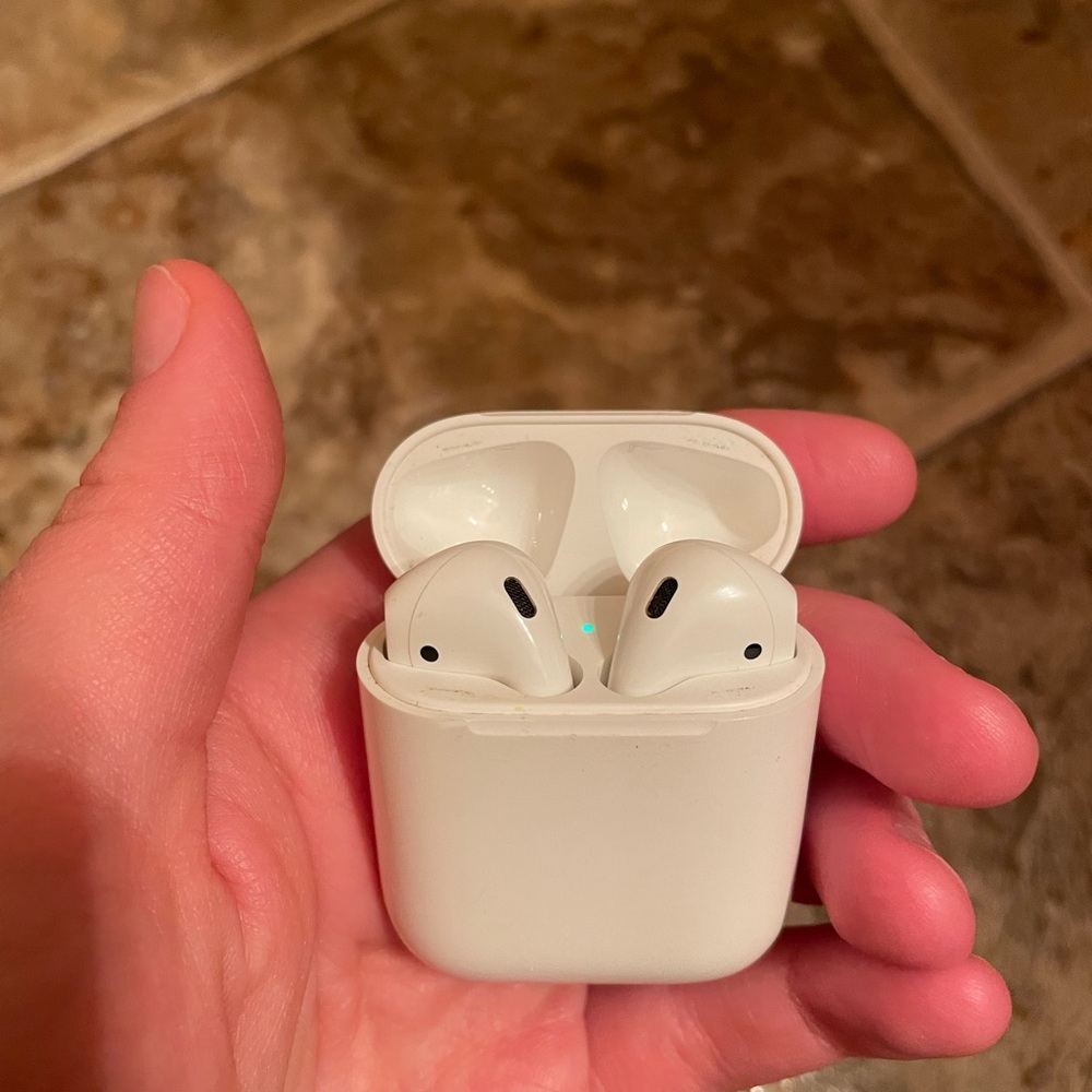 Apple AirPods